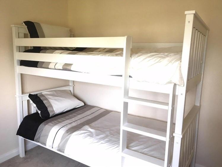 Chaston Manor Hotel Sandown Room photo